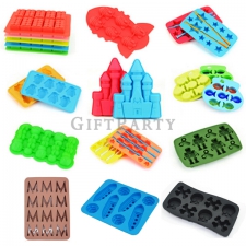 Custom ice tray ice maker