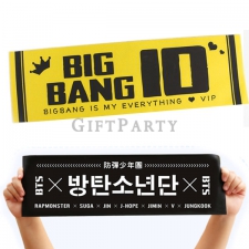 Around the concert, you should support the non-woven banner