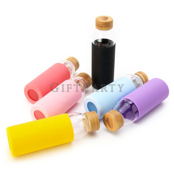 Bamboo lid water glass bottle with silicone sleeve 500ml,vouge贈品,時尚贈品,亞馬遜爆款,ins贈品,ig贈品,企業贈品,500ML竹蓋玻